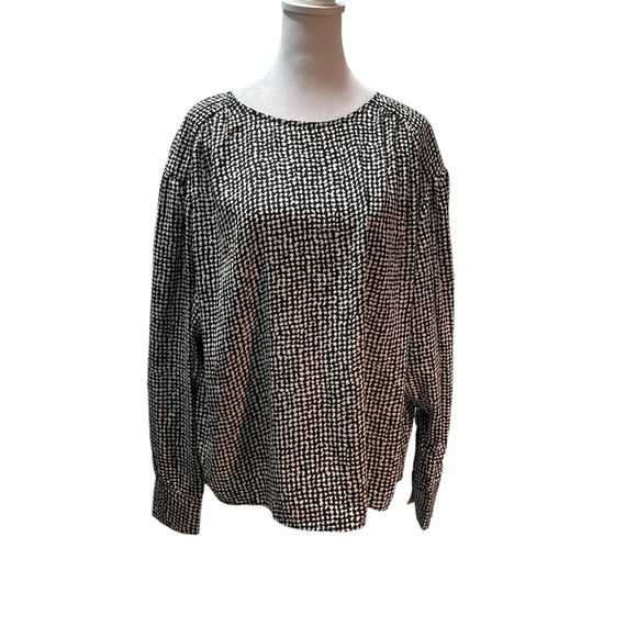 H&M Tops - H&M Black & White Silky Pull Over Button Keyhole Back Women’s Blouse Size Medium